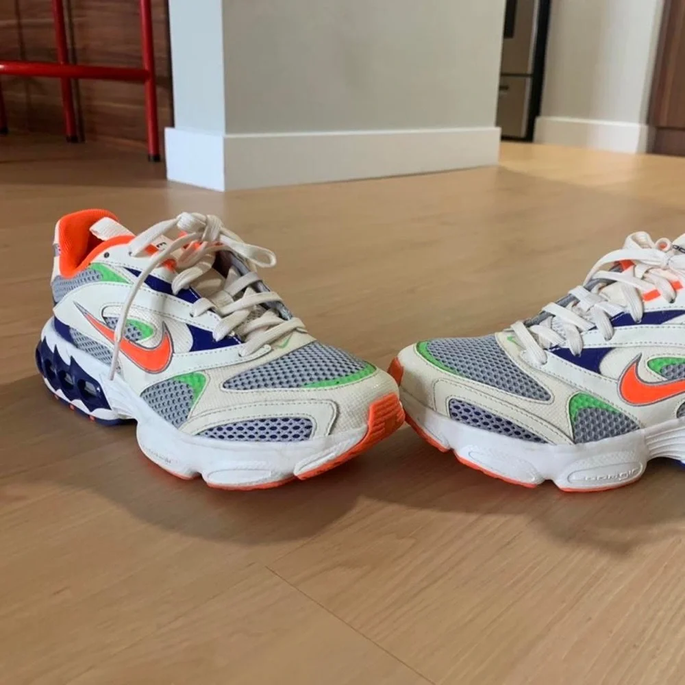 NIKE SNEAKERS - PERFECT CONDITION - Picture 3 of 4